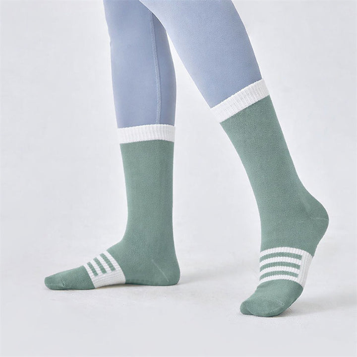 Hohe Socken mit rutschfestem Griff